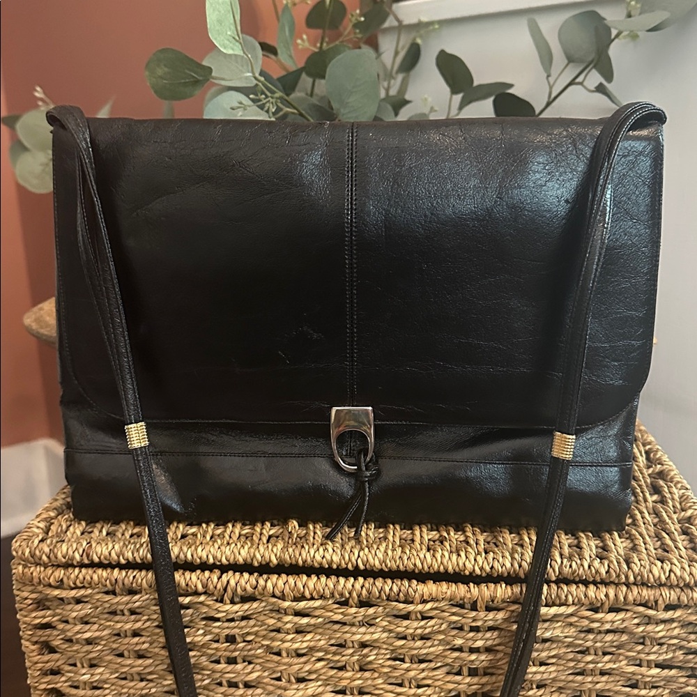 Vintage Lou Taylor Elegant trademark inner vanity mirror Black shoulder clutch